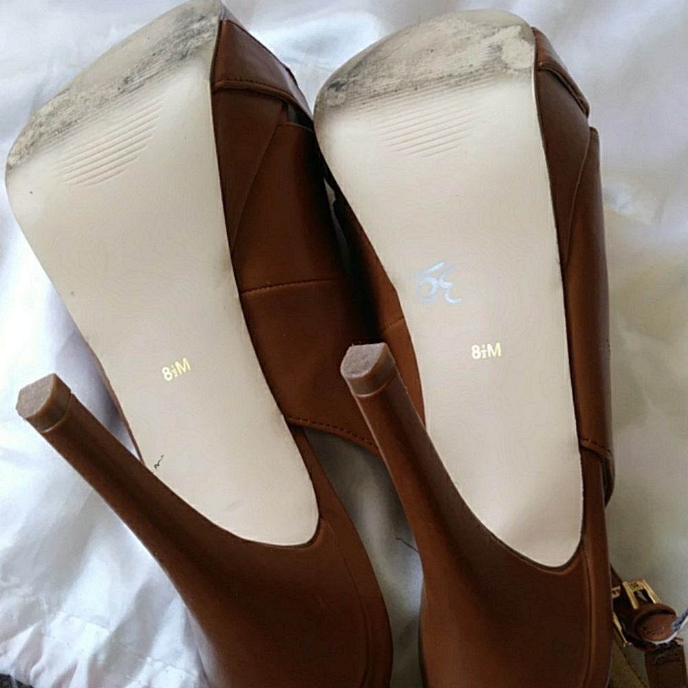 Guess Heels - Picture 5 of 8